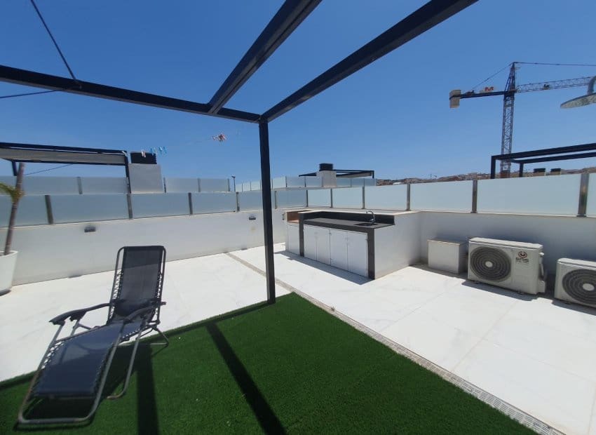 3 sovrum Semi-fristående Villa till salu i Ciudad Quesada med pool - 349 500 € (Ref: 8384016)