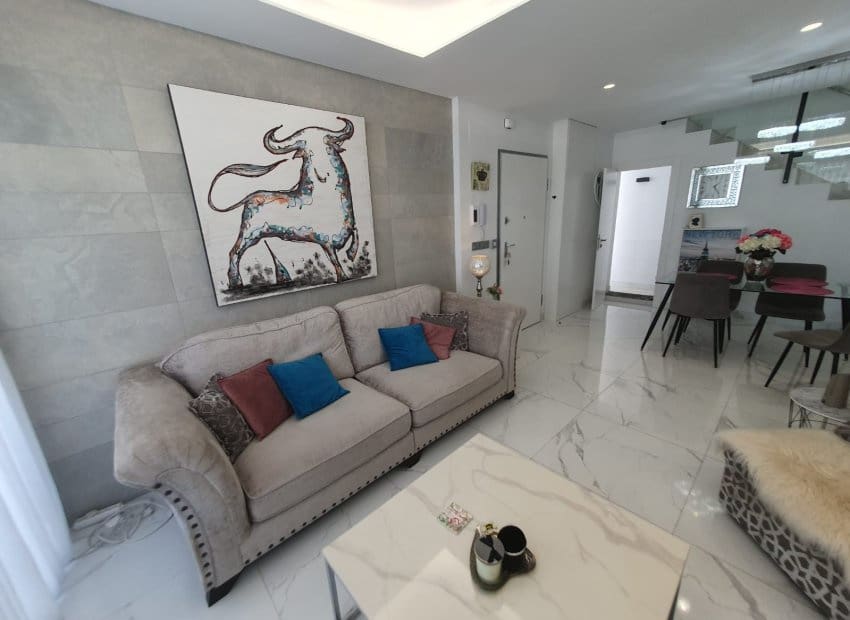 3 sovrum Semi-fristående Villa till salu i Ciudad Quesada med pool - 349 500 € (Ref: 8384016)