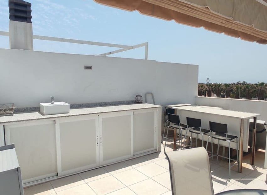 2 soveværelse Villa til salg i Orihuela Costa med swimmingpool - € 299.000 (Ref: 8470578)