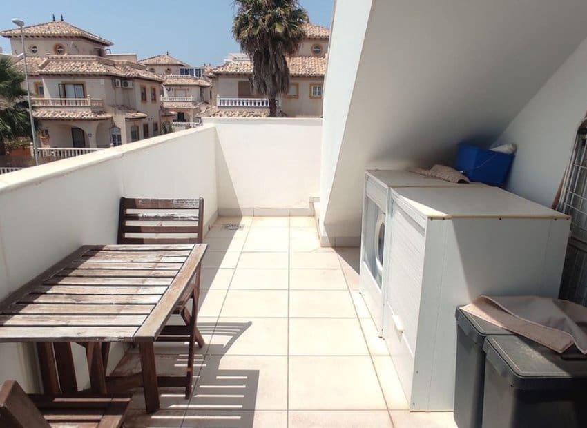 2 soveværelse Villa til salg i Orihuela Costa med swimmingpool - € 299.000 (Ref: 8470578)