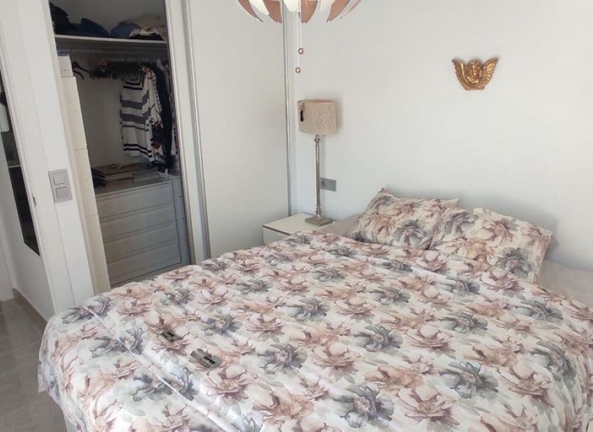 2 soveværelse Villa til salg i Orihuela Costa med swimmingpool - € 299.000 (Ref: 8470578)