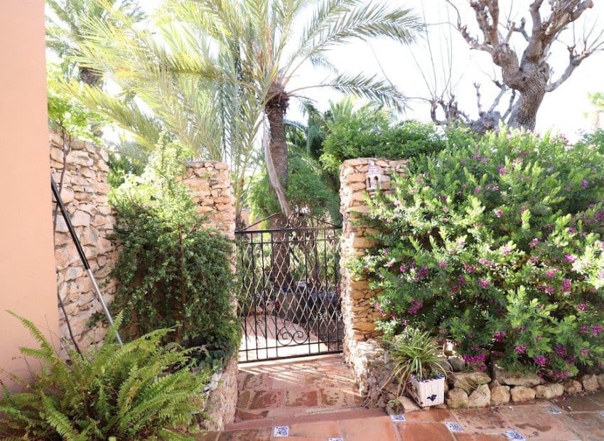 5 sypialnia Willa na sprzedaż w El Chaparral z basenem - 780 000 € (Ref: 8524595)