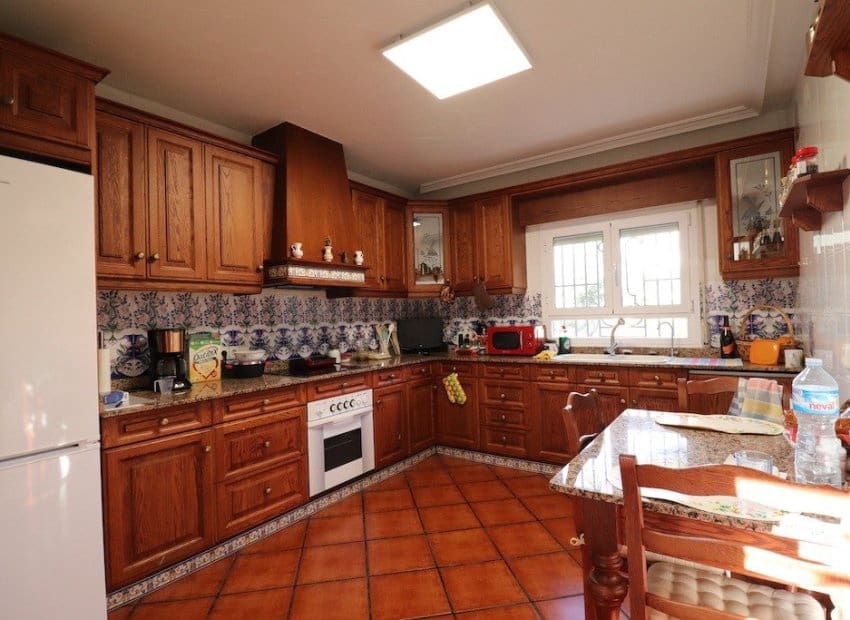 5 sypialnia Willa na sprzedaż w El Chaparral z basenem - 780 000 € (Ref: 8524595)