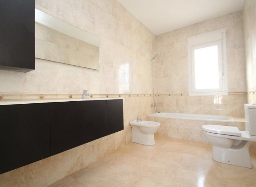 4 bedroom Villa for sale in Orihuela Costa with pool - € 910,000 (Ref: 8524597)