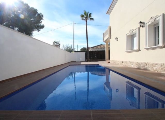 4 sypialnia Willa na sprzedaż w Cabo Roig, Orihuela z basenem - 910 000 € (Ref: 8524597)