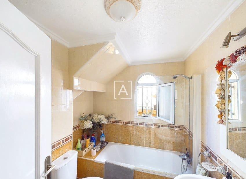 3 bedroom Villa for sale in Pinar de Campoverde with pool - € 249,995 (Ref: 8550130)