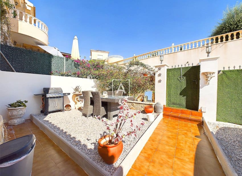 3 bedroom Villa for sale in Pinar de Campoverde with pool - € 249,995 (Ref: 8550130)