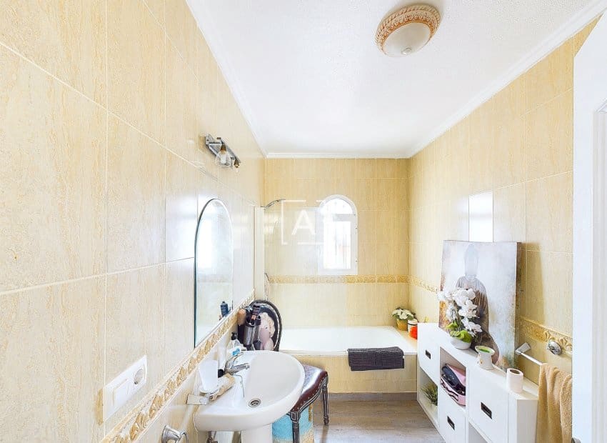 3 bedroom Villa for sale in Pinar de Campoverde with pool - € 249,995 (Ref: 8550130)