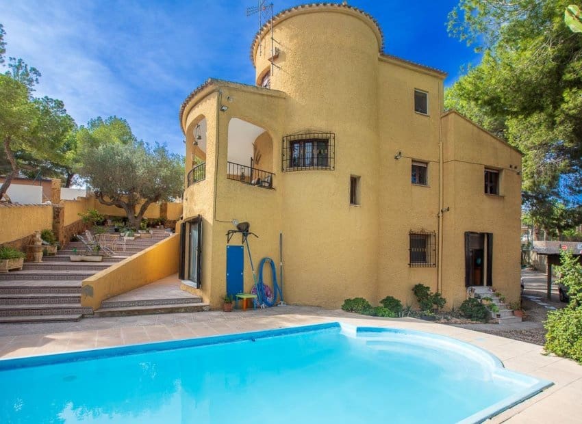 6 soveværelse Villa til salg i Filipinas med swimmingpool - € 450.000 (Ref: 8580885)