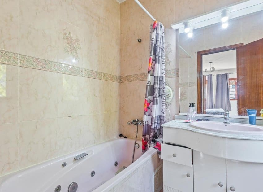 6 soveværelse Villa til salg i Filipinas med swimmingpool - € 450.000 (Ref: 8580885)