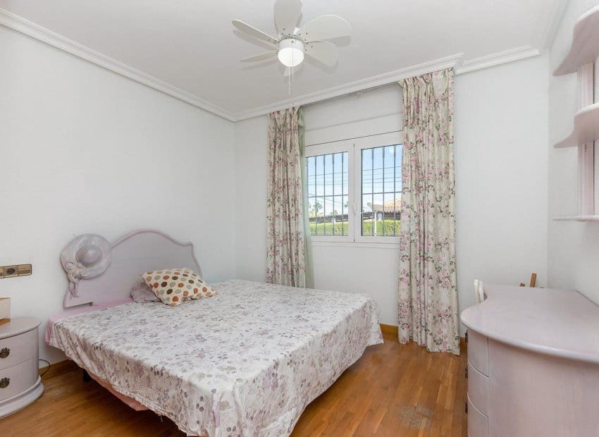 5 soverom Villa til salgs i La Torreta med svømmebasseng - € 780 000 (Ref: 8580897)