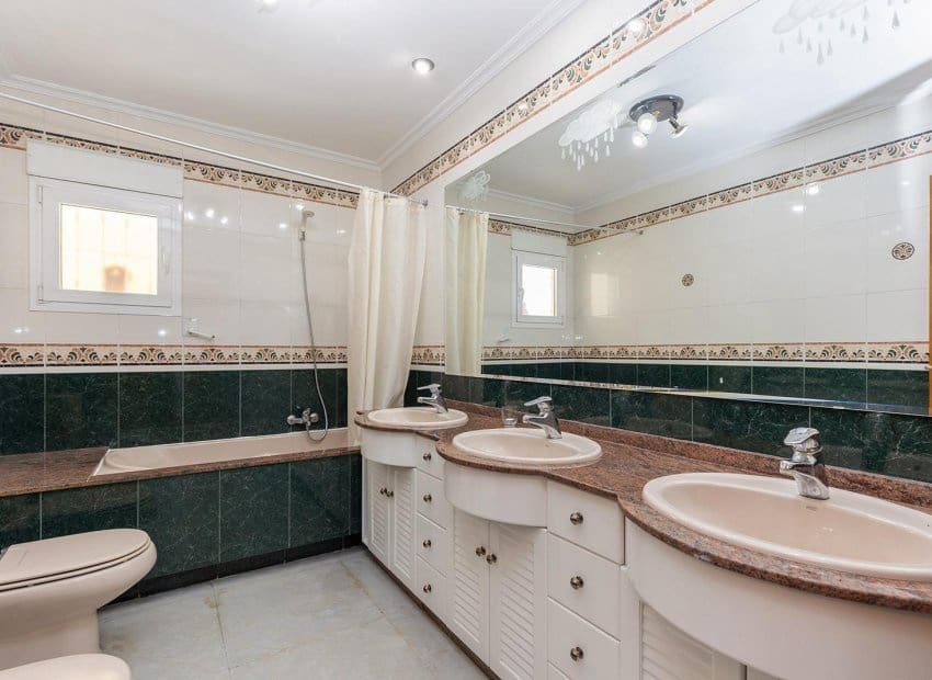 5 soverom Villa til salgs i La Torreta med svømmebasseng - € 780 000 (Ref: 8580897)