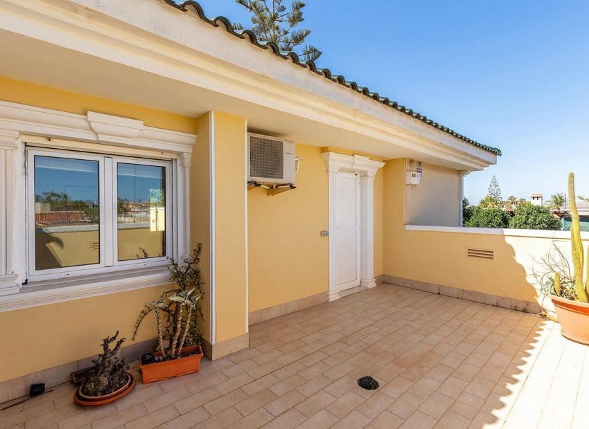 5 soverom Villa til salgs i La Torreta med svømmebasseng - € 780 000 (Ref: 8580897)