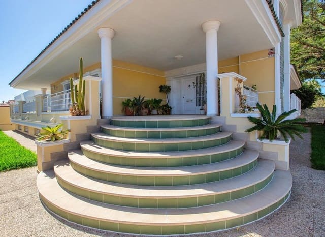 5 sypialnia Willa na sprzedaż w La Torreta, Torrevieja z basenem - 780 000 € (Ref: 8580897)