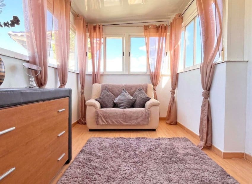 4 soveværelse Villa til salg i La Zenia med swimmingpool - € 399.000 (Ref: 8580915)