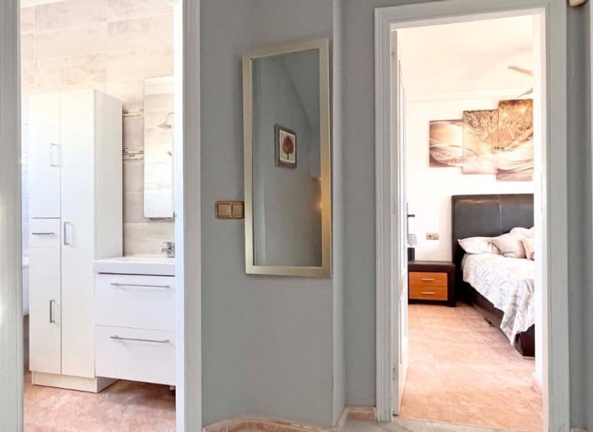 4 soveværelse Villa til salg i La Zenia med swimmingpool - € 399.000 (Ref: 8580915)