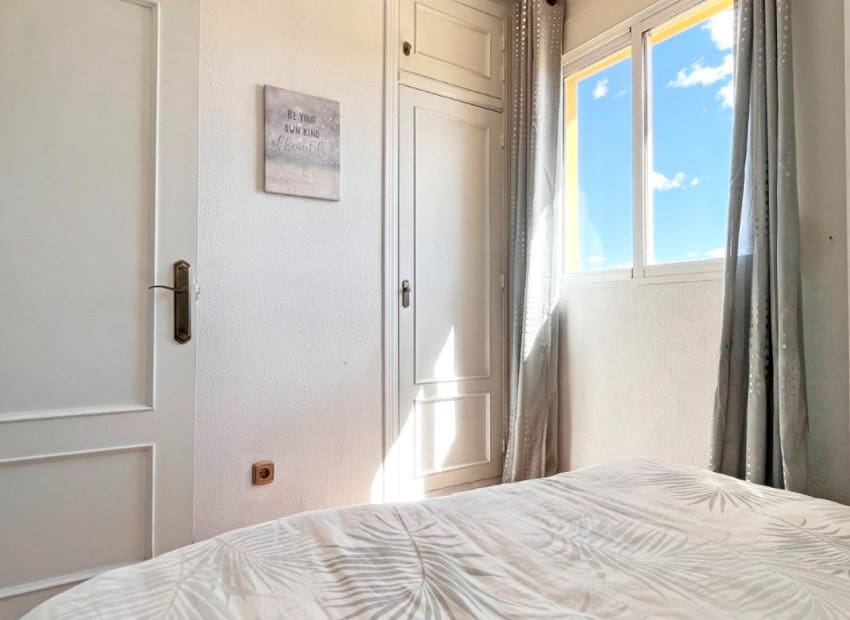 4 soveværelse Villa til salg i La Zenia med swimmingpool - € 399.000 (Ref: 8580915)