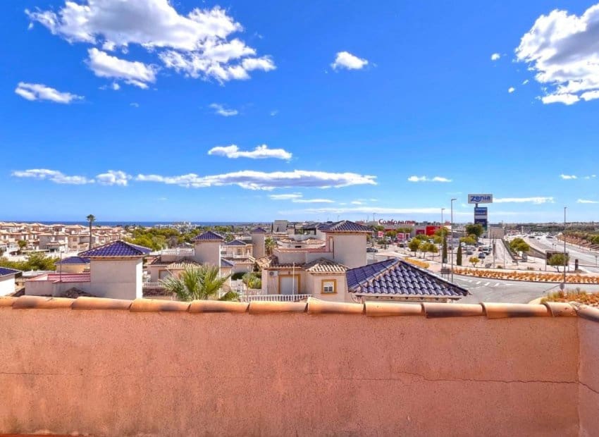 4 soveværelse Villa til salg i La Zenia med swimmingpool - € 399.000 (Ref: 8580915)