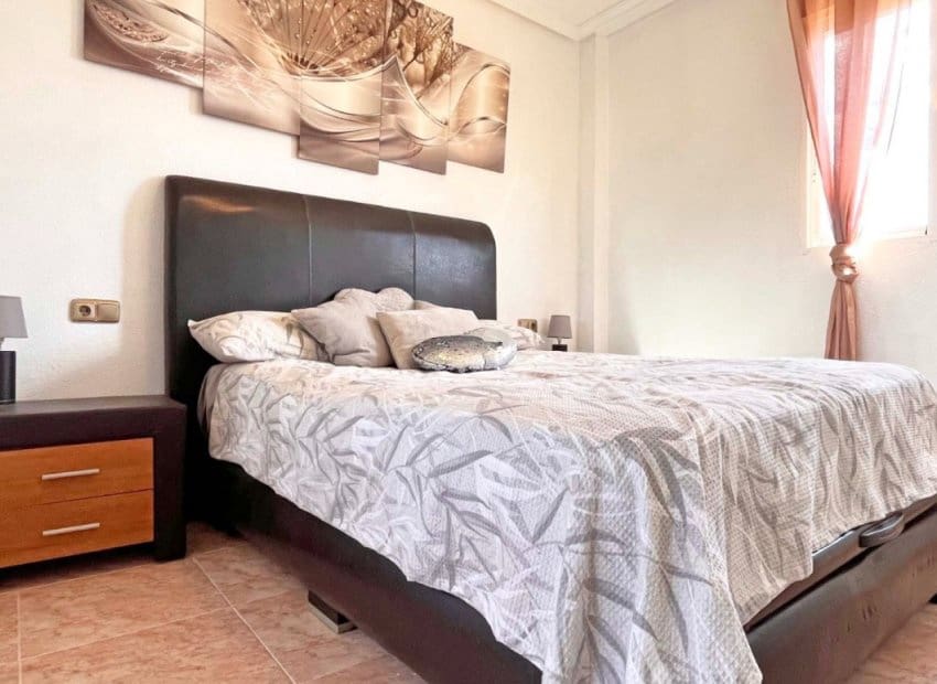 4 soveværelse Villa til salg i La Zenia med swimmingpool - € 399.000 (Ref: 8580915)