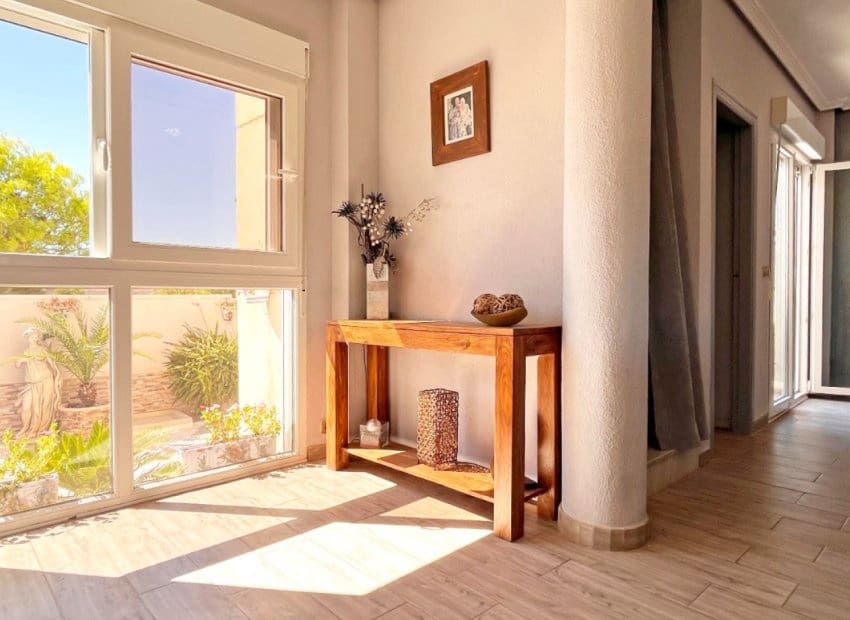 4 soveværelse Villa til salg i La Zenia med swimmingpool - € 399.000 (Ref: 8580915)