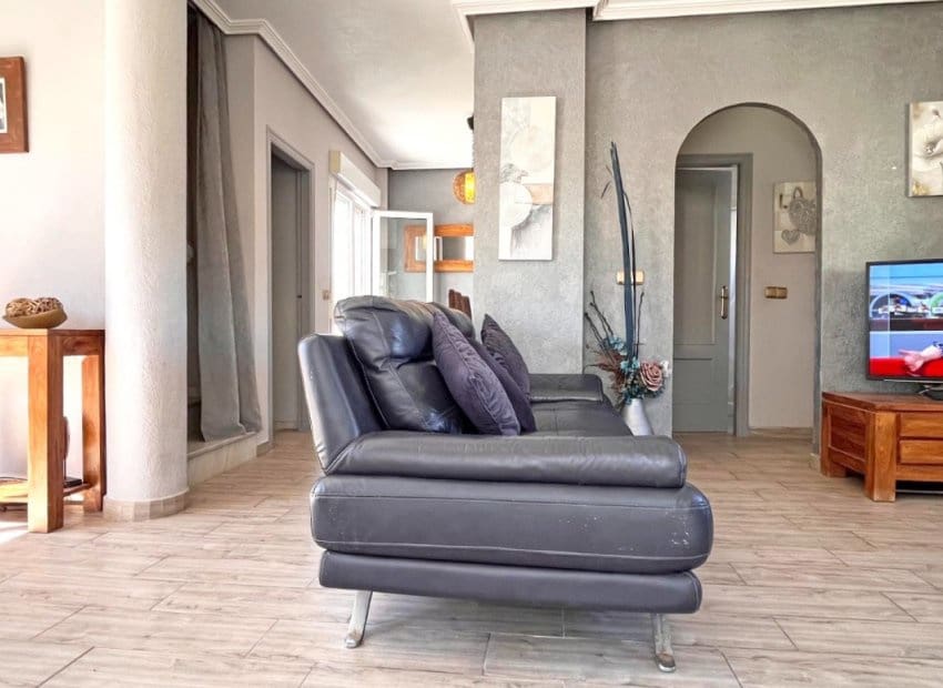 4 soveværelse Villa til salg i La Zenia med swimmingpool - € 399.000 (Ref: 8580915)