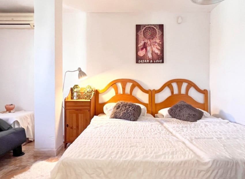 4 soveværelse Villa til salg i La Zenia med swimmingpool - € 399.000 (Ref: 8580915)