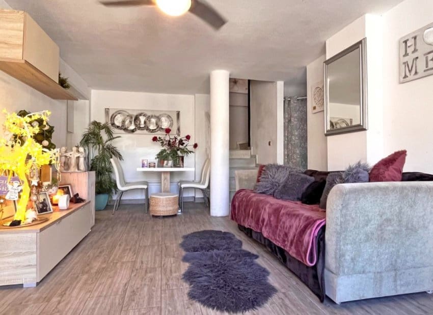 4 soveværelse Villa til salg i La Zenia med swimmingpool - € 399.000 (Ref: 8580915)