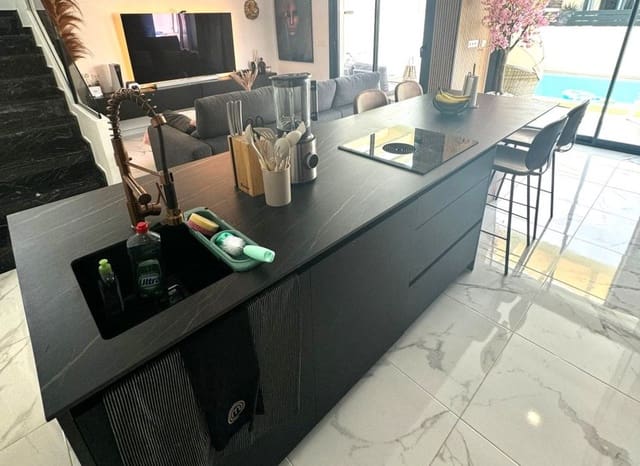 Willa na sprzedaż w Los Montesinos - 449 900 € (Ref: 8597811)