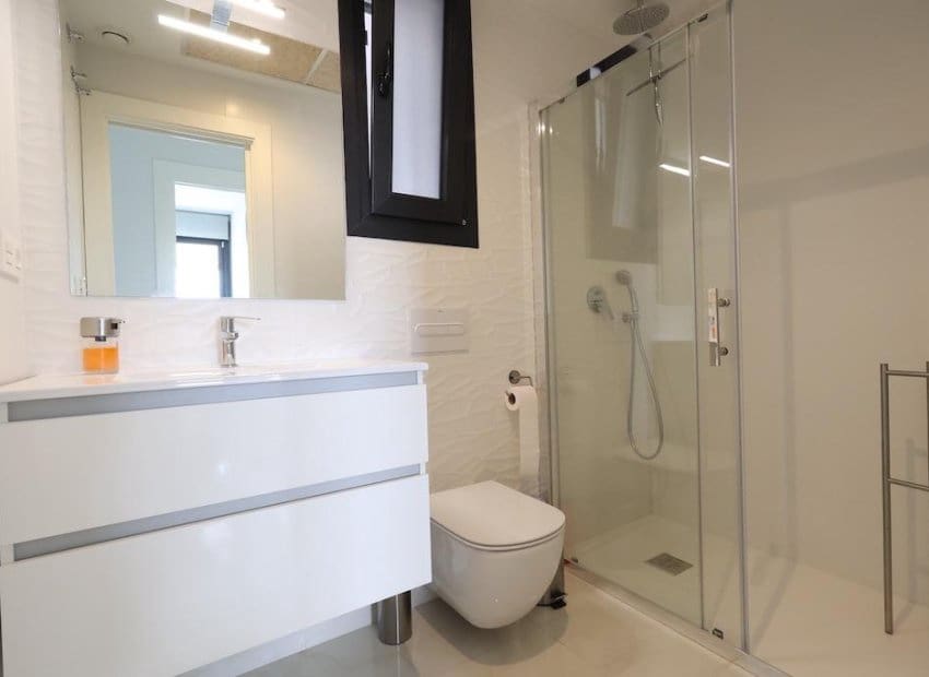 2 soveværelse Lejlighed til salg i Las Mimosas med swimmingpool - € 269.000 (Ref: 8597840)