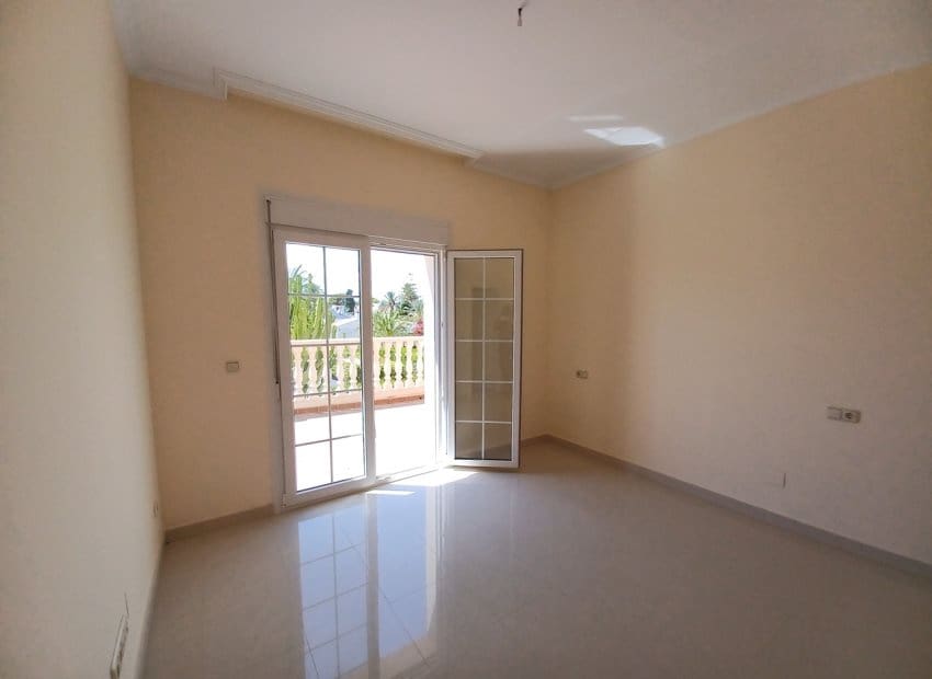 4 bedroom Villa for sale in Cabo Roig with pool - € 910,000 (Ref: 8653544)