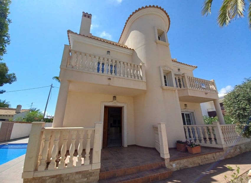 4 bedroom Villa for sale in Cabo Roig with pool - € 910,000 (Ref: 8653544)