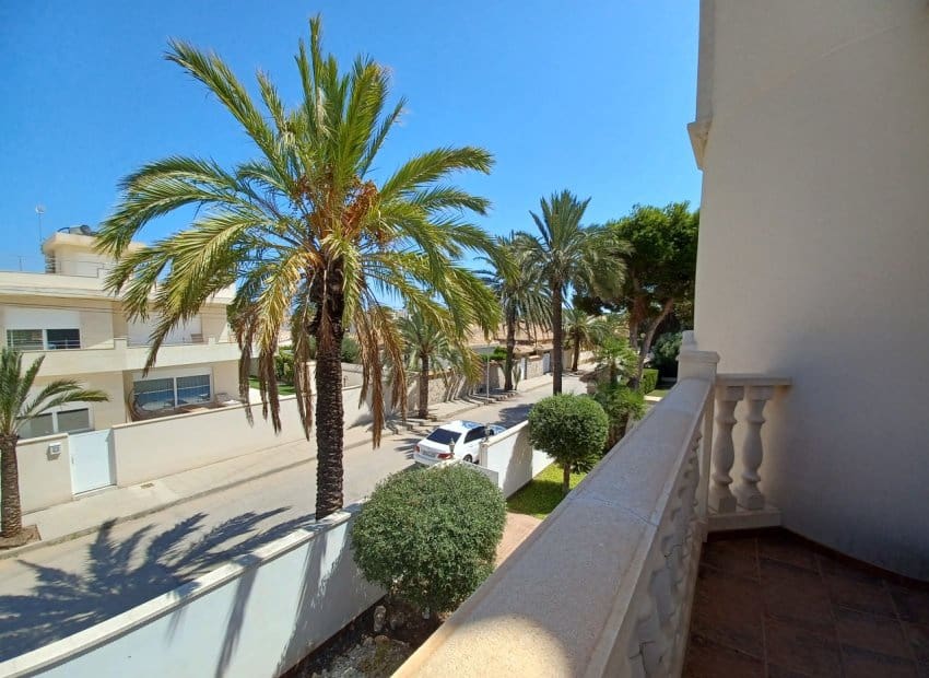 4 bedroom Villa for sale in Cabo Roig with pool - € 910,000 (Ref: 8653544)