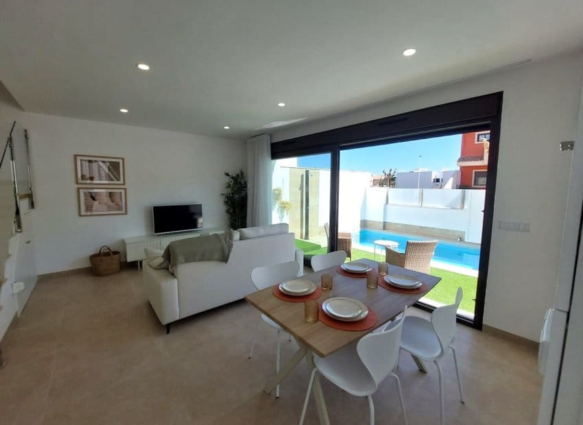 3 bedroom Villa for sale in San Pedro del Pinatar with pool - € 395,000 (Ref: 8653553)