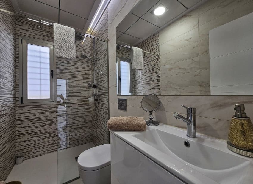 3 sypialnia Willa na sprzedaż w Villamartin z basenem - 369 950 € (Ref: 8679050)