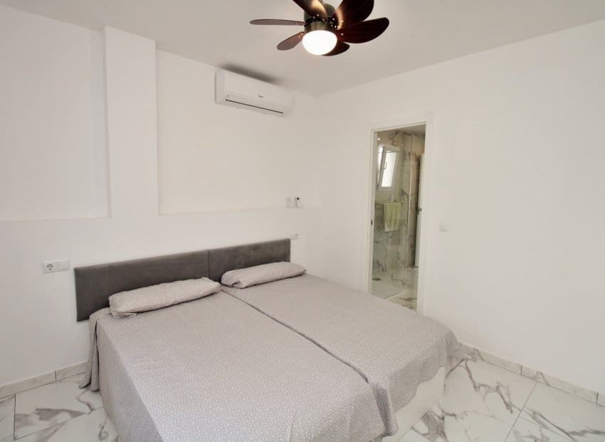 1 soveværelse Lejlighed til salg i Villamartin med swimmingpool - € 155.000 (Ref: 8680810)