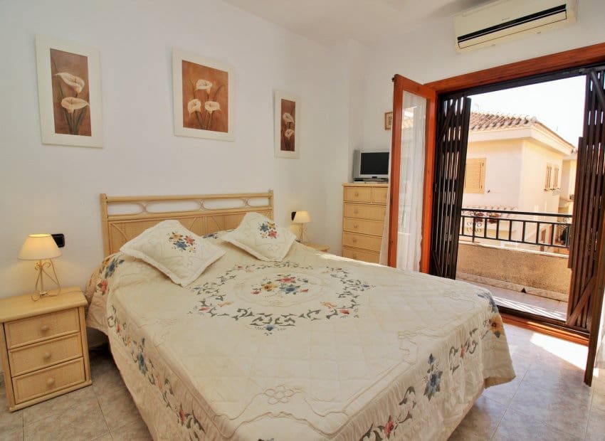 2 quarto Casa em Banda para venda em Playa Flamenca com piscina - 189 950 € (Ref: 8680812)