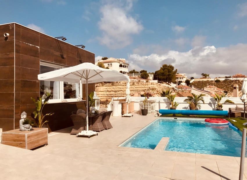 6 bedroom Villa for sale in Ciudad Quesada with pool - € 685,000 (Ref: 8680813)