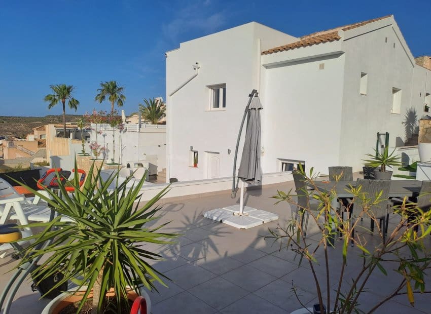 6 bedroom Villa for sale in Ciudad Quesada with pool - € 685,000 (Ref: 8680813)