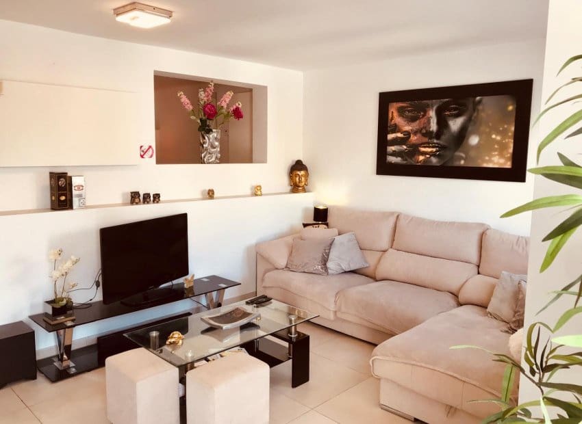 6 bedroom Villa for sale in Ciudad Quesada with pool - € 685,000 (Ref: 8680813)