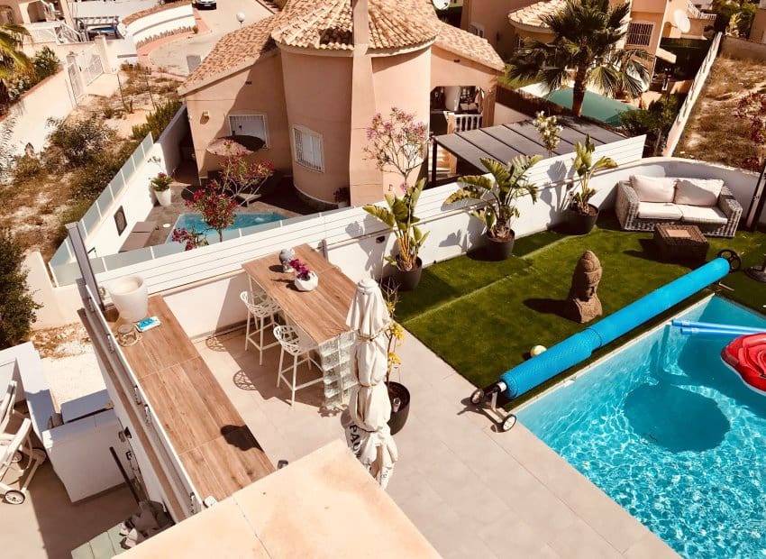 6 bedroom Villa for sale in Ciudad Quesada with pool - € 685,000 (Ref: 8680813)