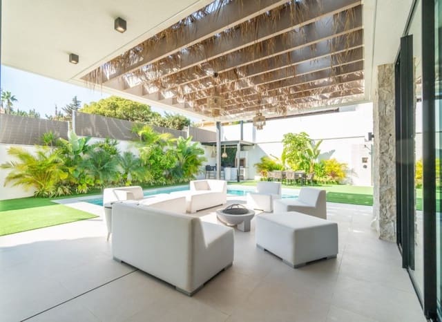 Chalet de 2 habitaciones en Los Balcones en venta con piscina - 649.000 € (Ref: 8688269)