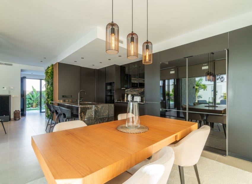 Chalet de 2 habitaciones en Los Balcones en venta con piscina - 649.000 € (Ref: 8688269)