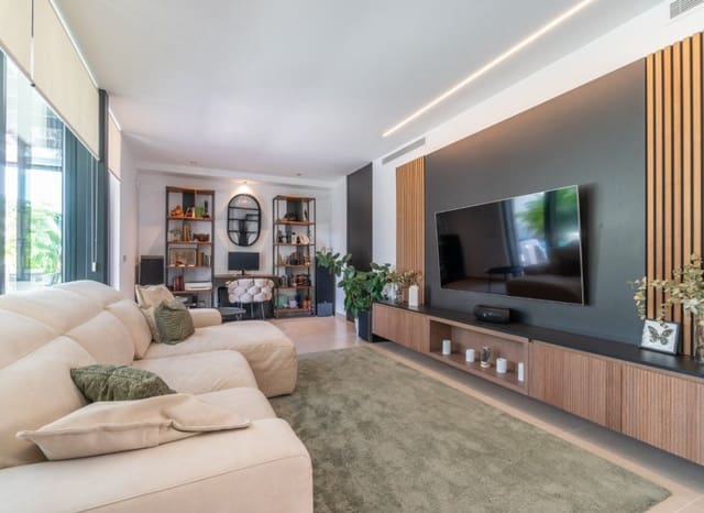 Chalet de 2 habitaciones en Los Balcones en venta con piscina - 649.000 € (Ref: 8688269)