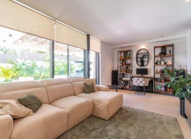 Chalet de 2 habitaciones en Los Balcones en venta con piscina - 649.000 € (Ref: 8688269)