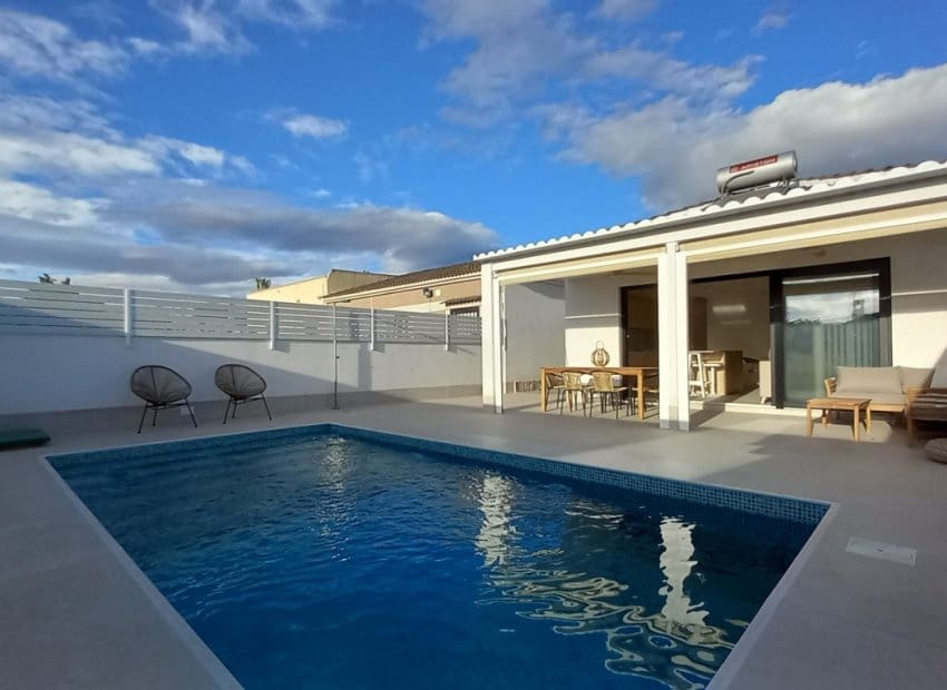 3 Zimmer Villa zu verkaufen in El Chaparral mit Pool - 499.000 € (Ref: 8690430)