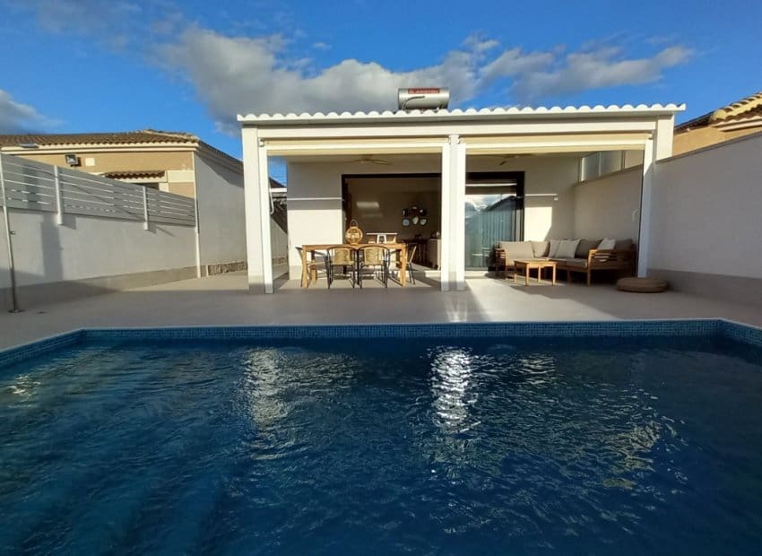 3 Zimmer Villa zu verkaufen in El Chaparral mit Pool - 499.000 € (Ref: 8690430)