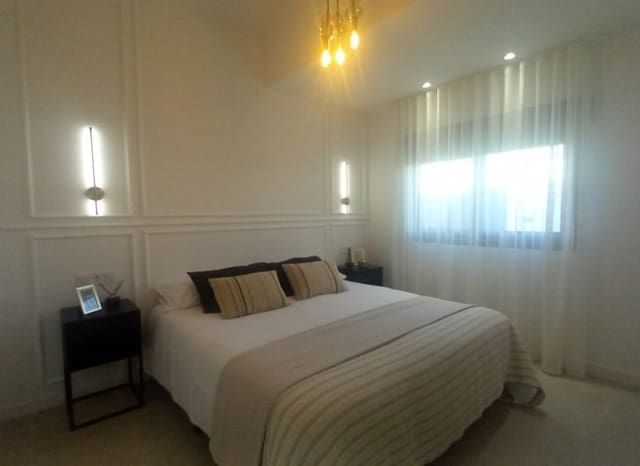 3 chambre Villa/Maison à vendre à El Chaparral, Torrevieja avec piscine - 499 000 € (Ref: 8690430)