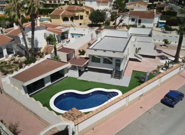 3 Zimmer Villa zu verkaufen in Ciudad Quesada, Rojales - 549.950 € (Ref: 8699063)