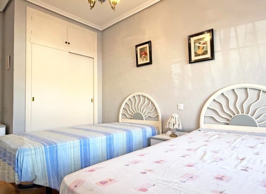 4 soveværelse Villa til salg i Torrevieja - € 319.900 (Ref: 8736554)