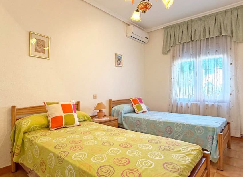 4 soveværelse Villa til salg i Torrevieja - € 319.900 (Ref: 8736554)